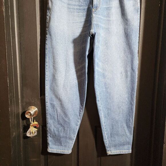 Wrap London Relaxed High Waisted Relaxed Stretch Tapered Jeans - Picture 13 of 16